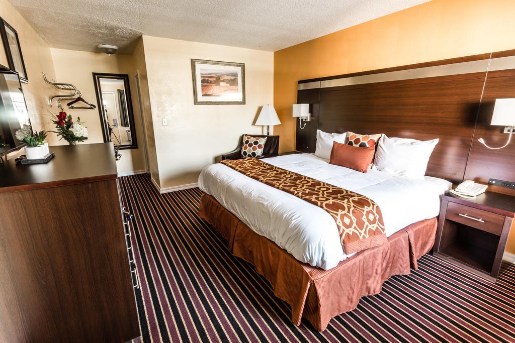 Budget Inn Of America Medford Exterior photo