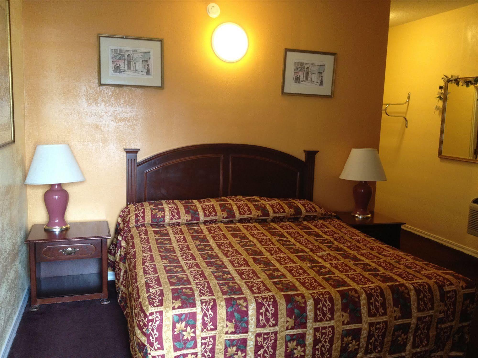 Budget Inn Of America Medford Exterior photo